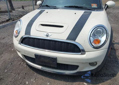 2010 Mini Cooper S z USA, uszkodzony, nr VIN WMWMS3C54ATY08644